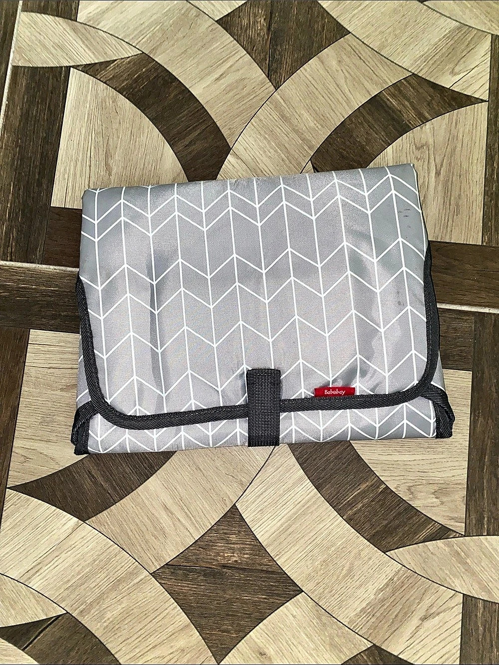 Bebebay Gray & White Geometric Pattern Changing Pad